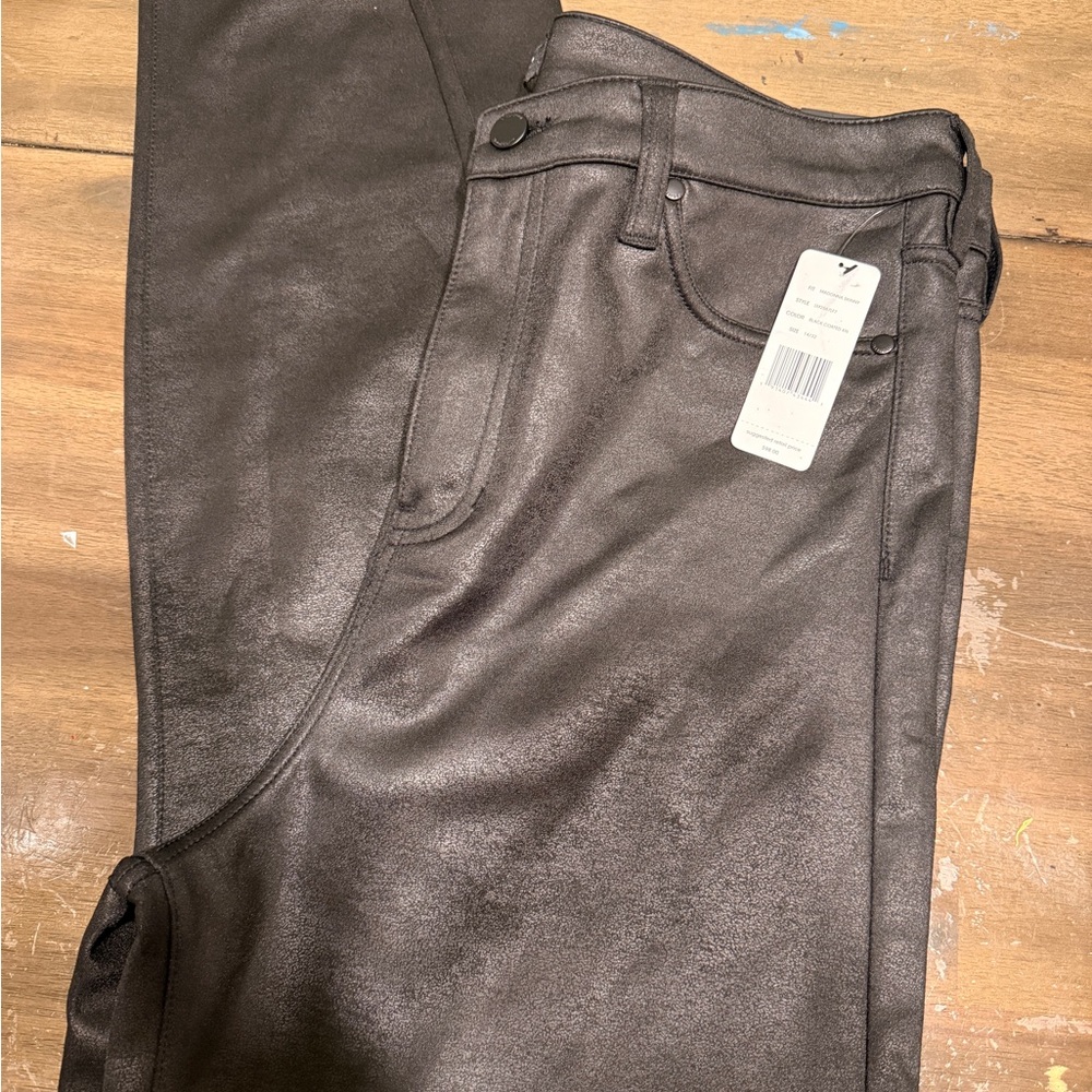 Liverpool Women's Pants in Black